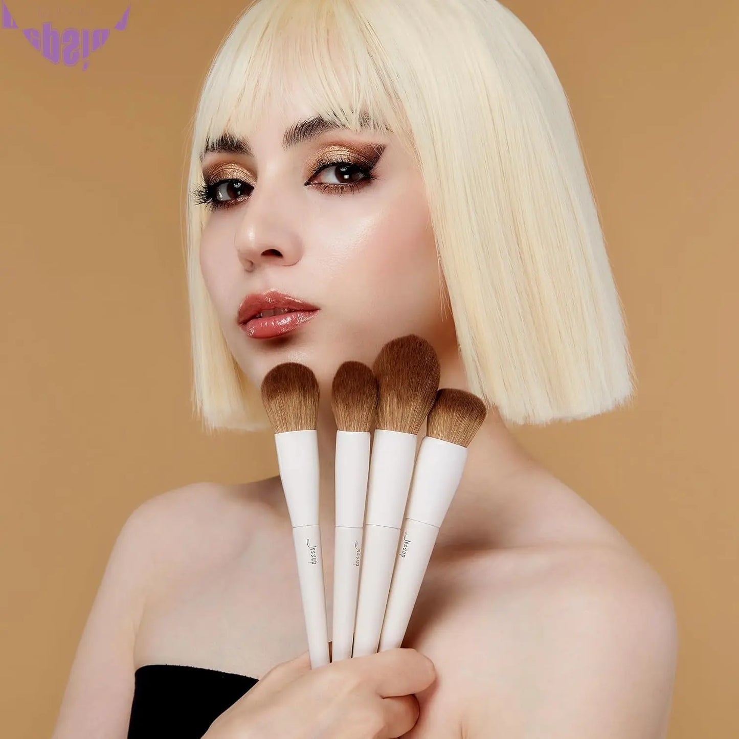 Unleash Your Inner Makeup Artist with the 5-Piece Vegan Brush Set - Fluffy Friends for Flawless Faces!